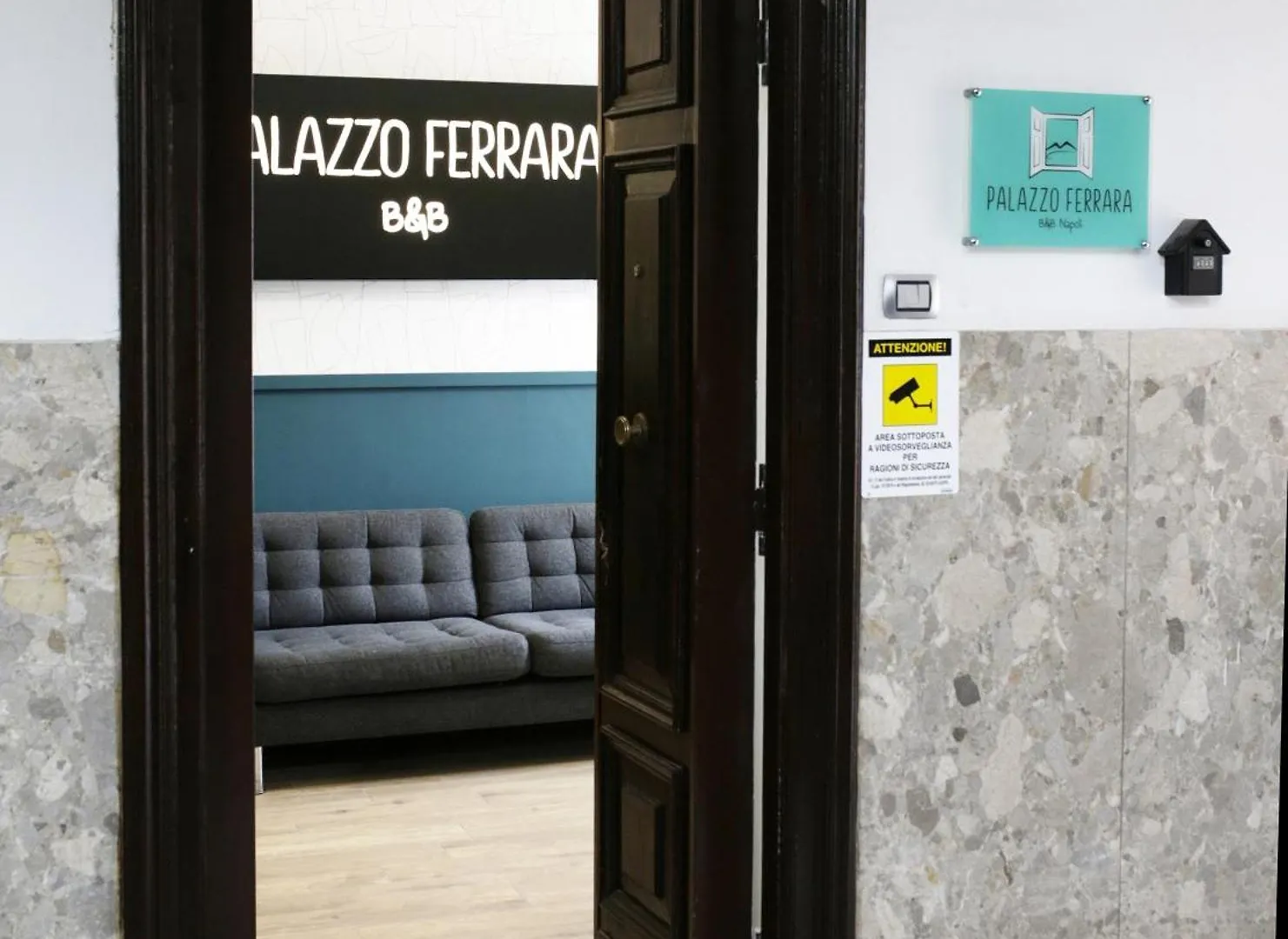 Palazzo Ferrara Bed and Breakfast Napels 2*,  Italië